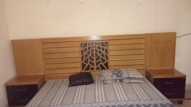 bed, dressing,2side table 0