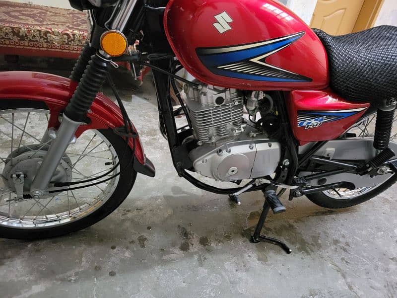 Suzuki GS150 7