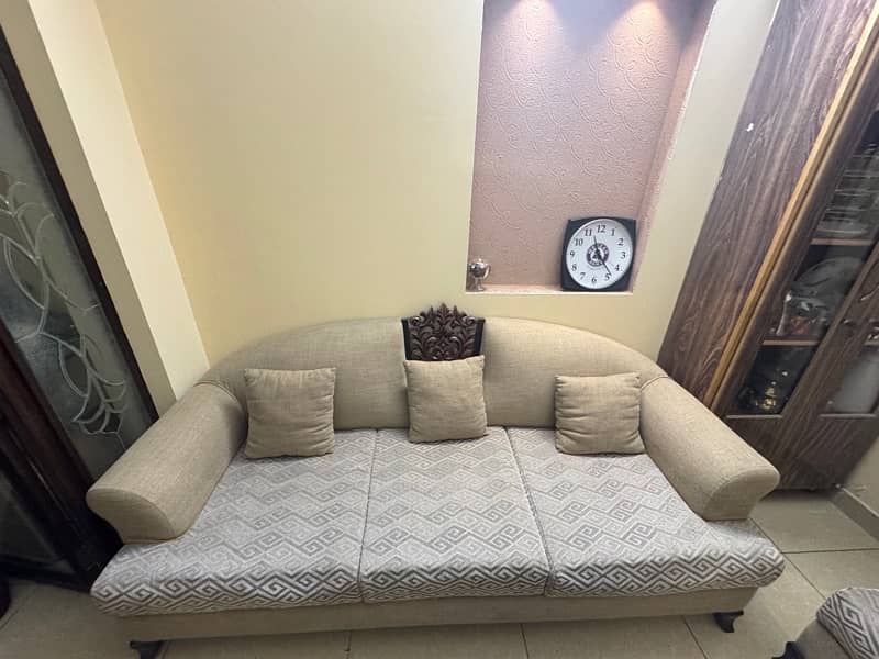 6seater uesd sofa set available  for sale 0