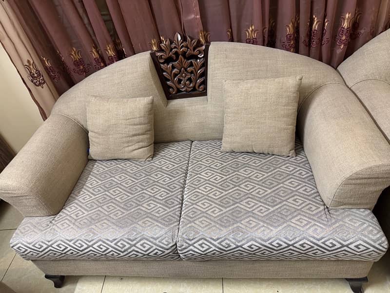 6seater uesd sofa set available  for sale 1