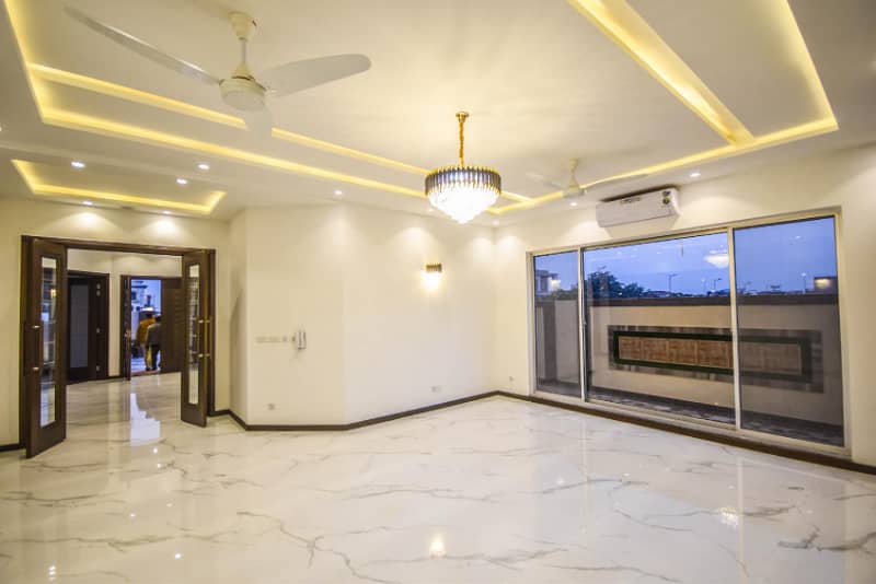 One Kanal Lavish Living Independent Bungalow Situated AT Most Prime Location 9