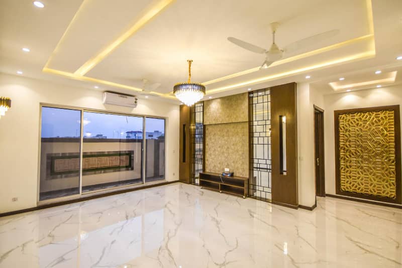 One Kanal Lavish Living Independent Bungalow Situated AT Most Prime Location 10