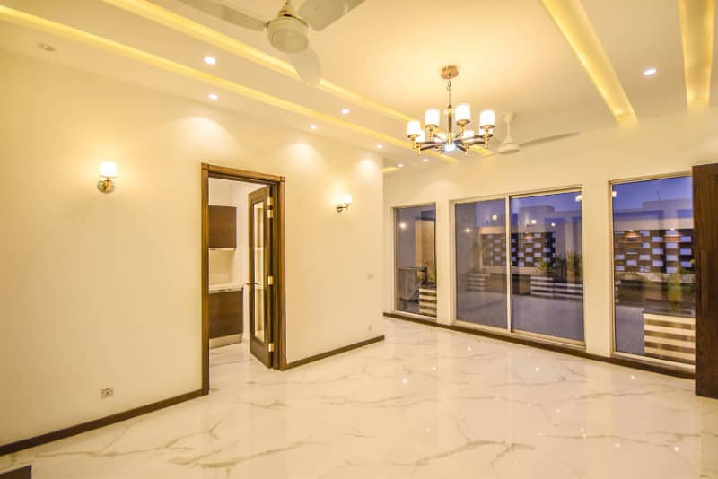 One Kanal Lavish Living Independent Bungalow Situated AT Most Prime Location 19