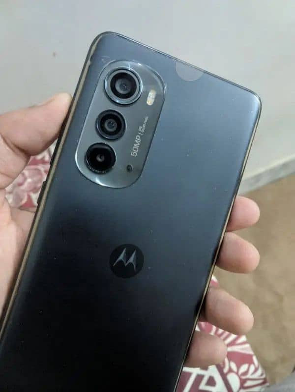 moto edge 2022 (8/256) 3