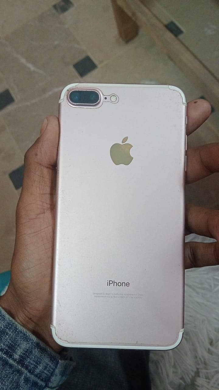 Apple iPhone 7 Plus 3