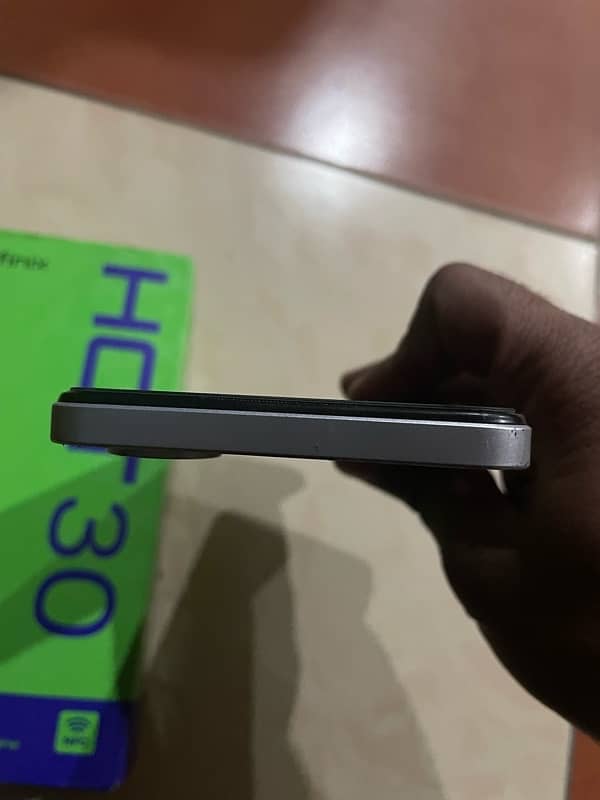 infinix Hot 30 8/128GB 4