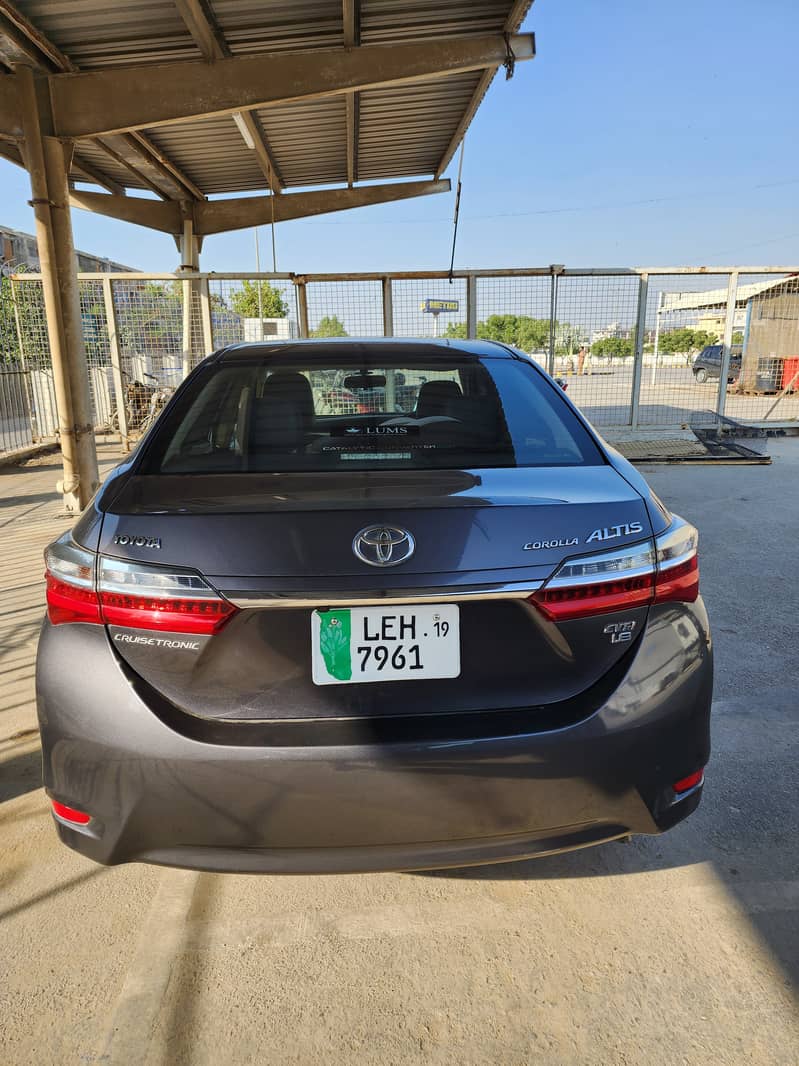 Toyota Corolla 1.8 CVT-i 2019 3