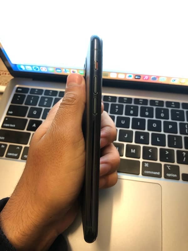 Iphone 11Pro 64GB Dual PTA Approved 1