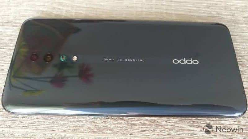 OPPO RENO Z 8/256 MOBILE AND ORIGINAL CHARACTER 1