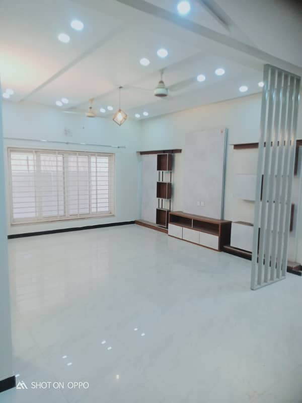 1 kinal Like Brand New Ground Portion Available For Rent in G13 5