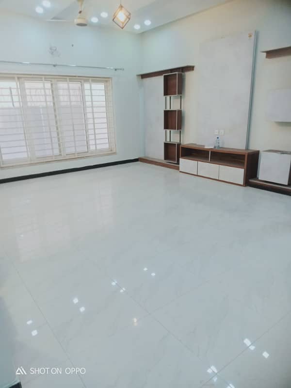 1 kinal Like Brand New Ground Portion Available For Rent in G13 11