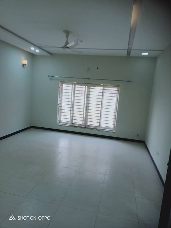 1 kinal Like Brand New Ground Portion Available For Rent in G13 19