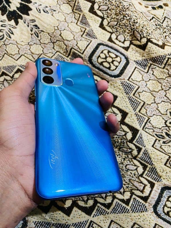 itel vision 3 jewel Blue color 2/32 storage, 5000mah battery with 18w 10