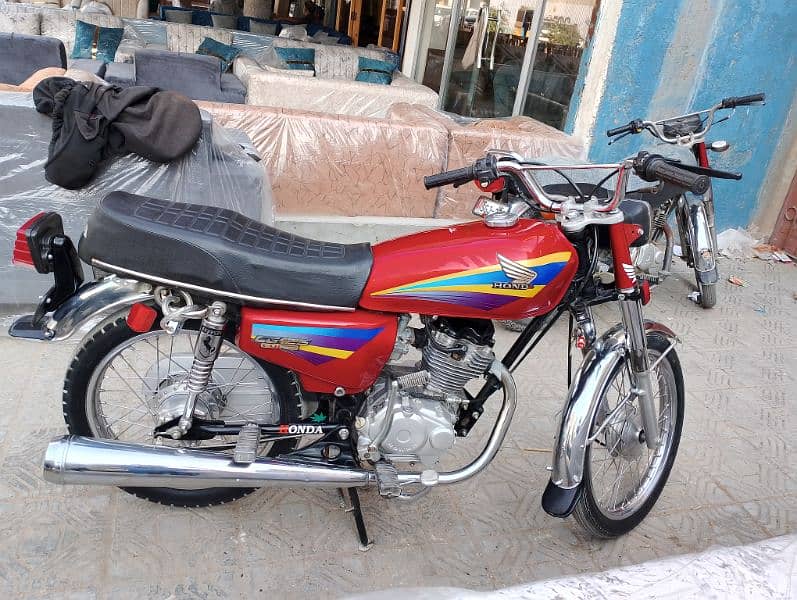 125 Honda bike Good condition 2