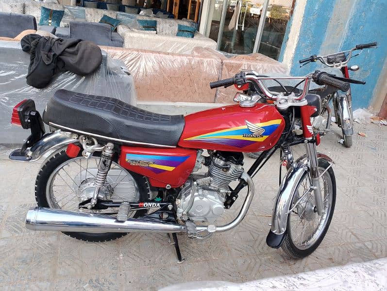 125 Honda bike Good condition 5