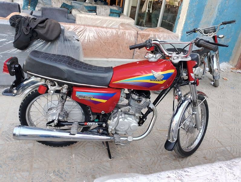 125 Honda bike Good condition 8