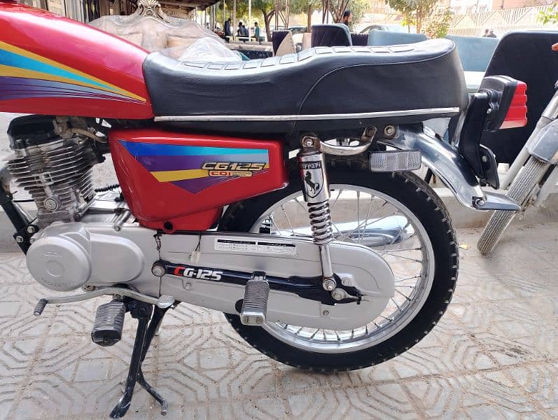 125 Honda bike Good condition 9