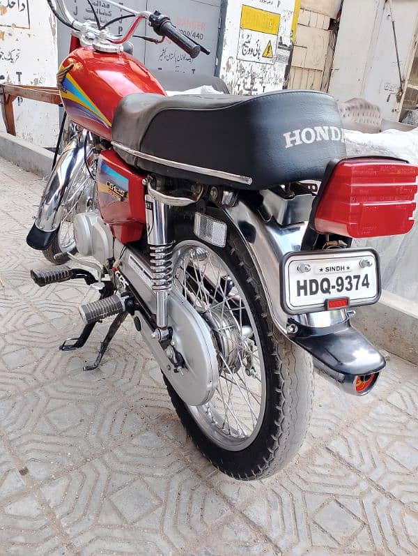 125 Honda bike Good condition 10