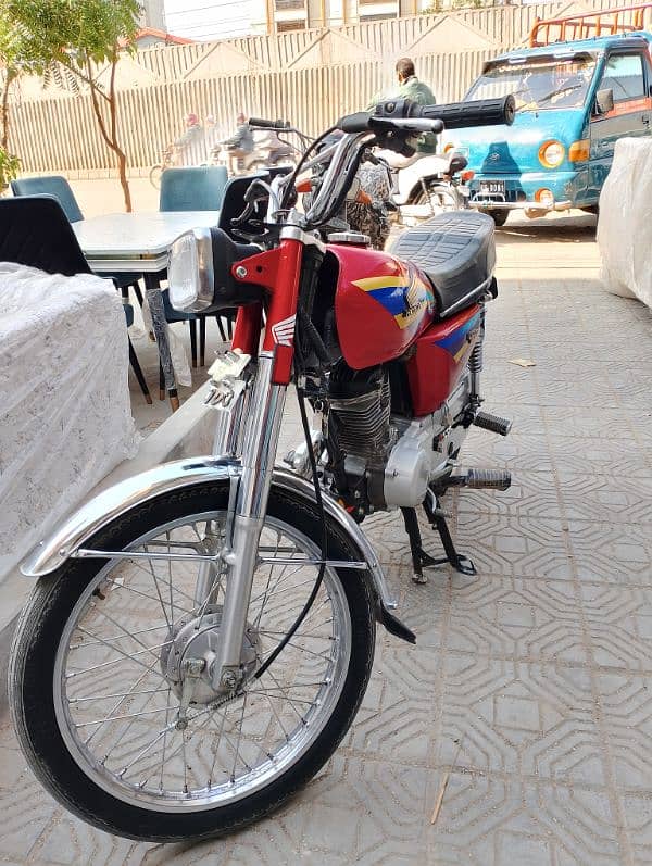 125 Honda bike Good condition 12