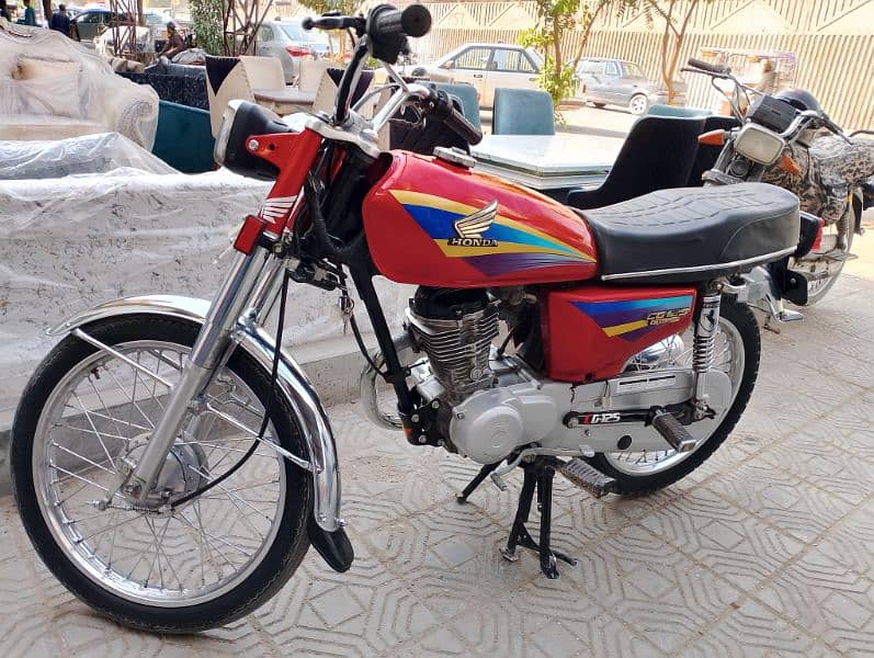 125 Honda bike Good condition 14