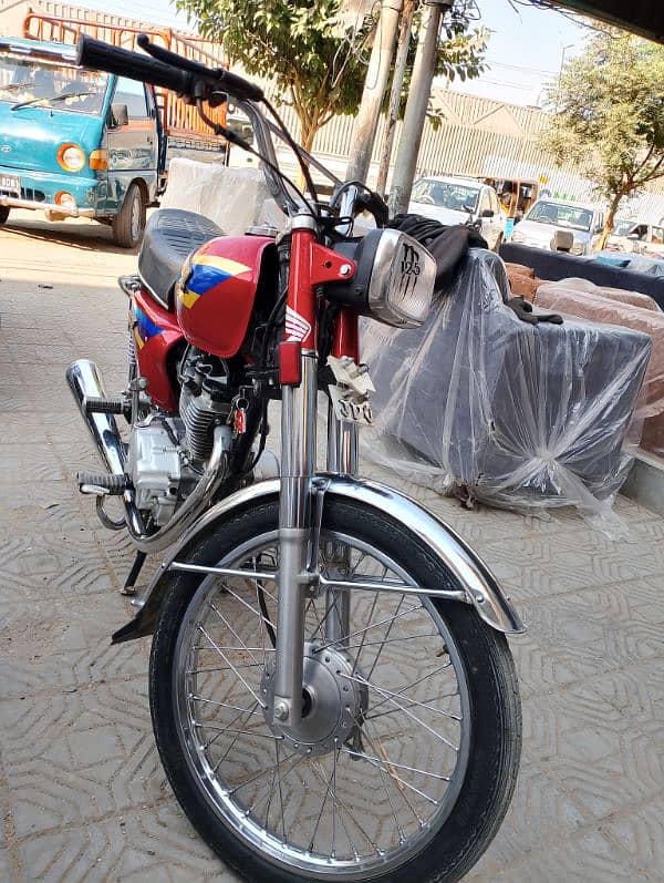 125 Honda bike Good condition 17