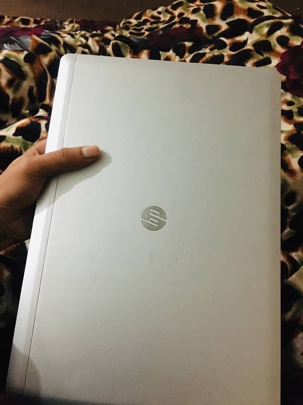 HP Elite Book 8