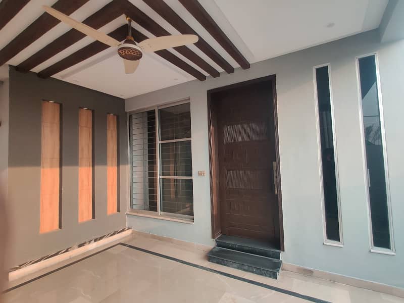 1 Kanal Super Hot Located Bungalow Is Available For Rent In The Best Block Of DHA Phase 4 Lahore 8