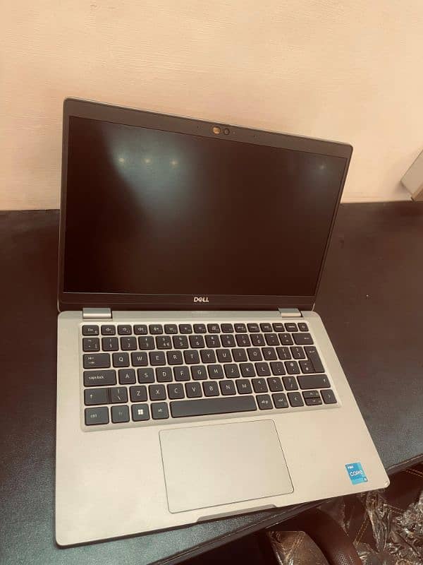 Dell Latitude 5330 - i5 12th Gen - 16/256 6