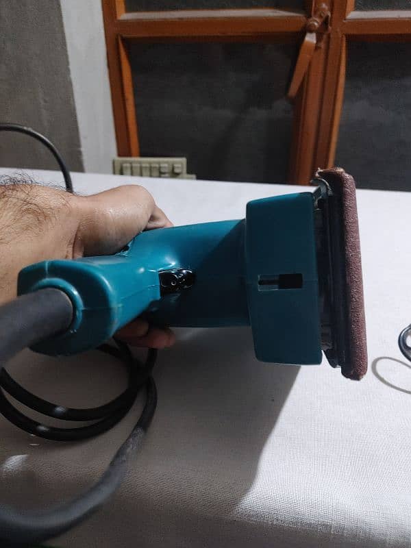 Makita 9035 Sander 2