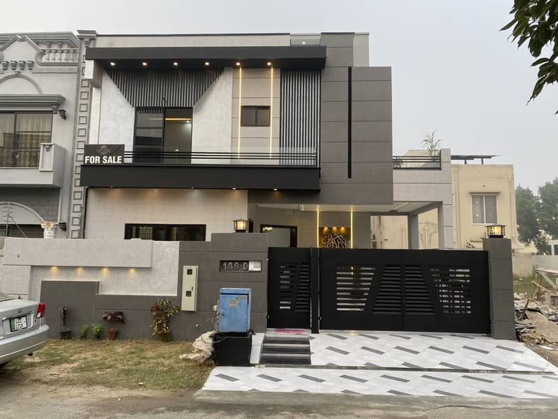 10 Marla Brand New Modern House For Sale 0