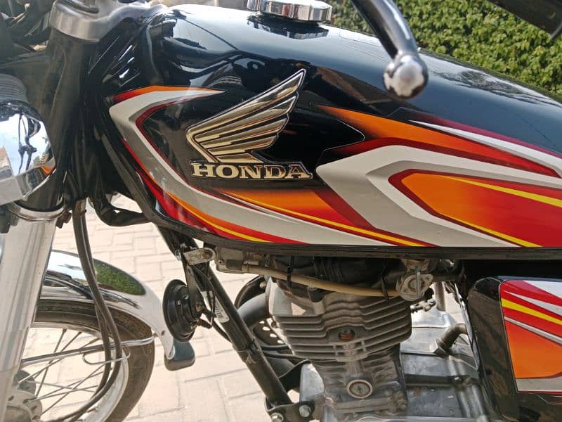 Honda 125CG bike 8