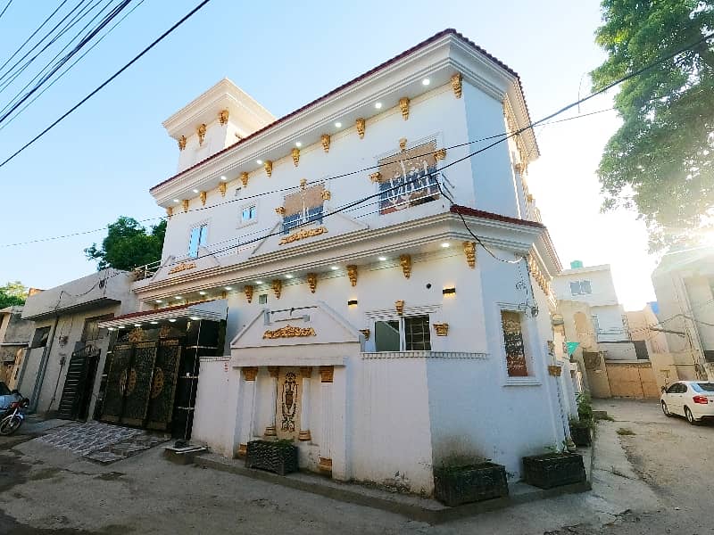 Corner 6.5 Marla House For Sale In Beautiful Allama Iqbal Town - Pak Block 2