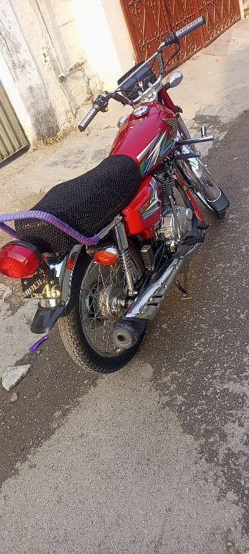 Honda 125 2023 model Islamabad register with two digit number 2