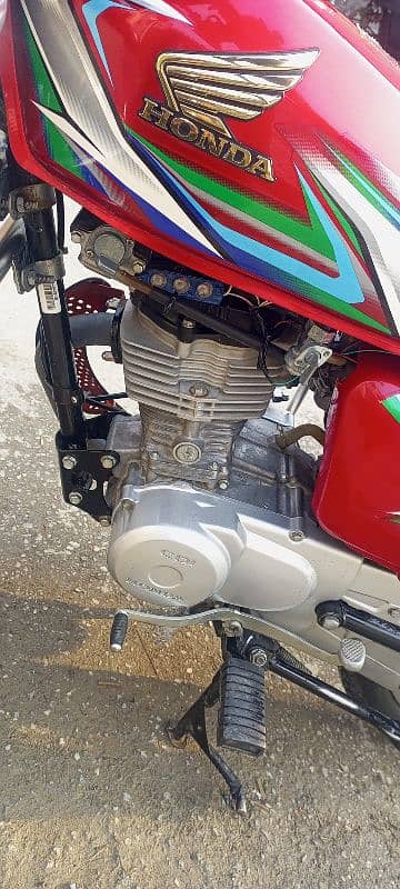 Honda 125 2023 model Islamabad register with two digit number 3