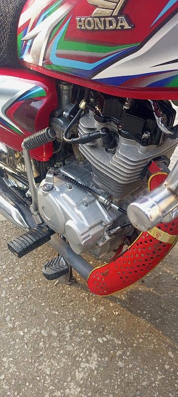 Honda 125 2023 model Islamabad register with two digit number 5