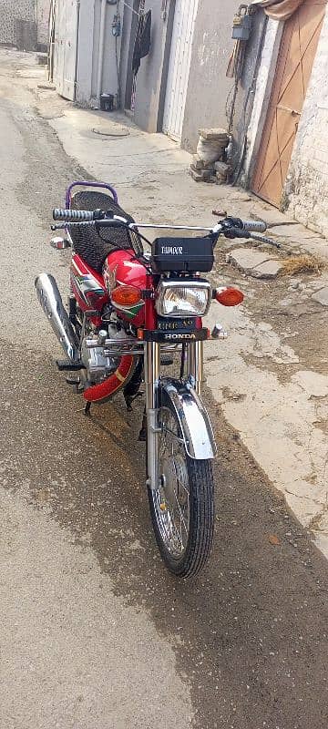 Honda 125 2023 model Islamabad register with two digit number 10