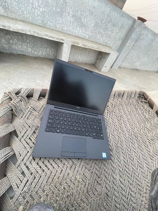 Dell Latitude 7300 - i5 8th Gen - 8/256 5