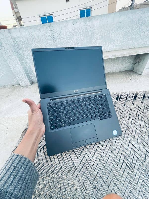 Dell Latitude 7300 - i5 8th Gen - 8/256 6