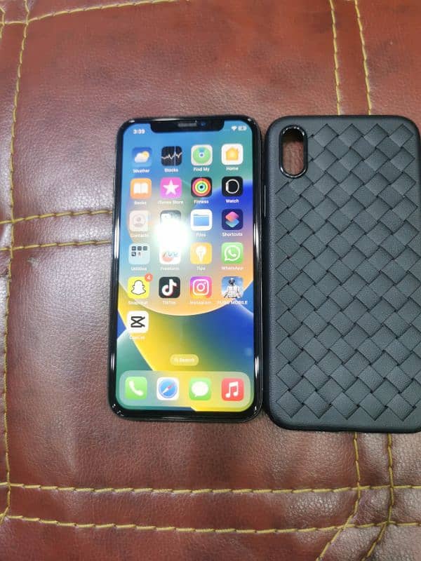 iPhone x 64 gb non pta water pack 4