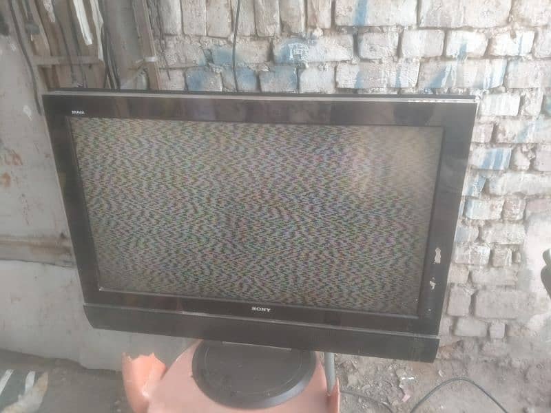 TV LCD 40 inch 2