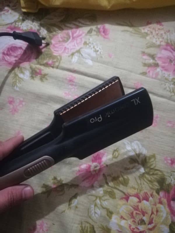 iron. . hair straightner 1