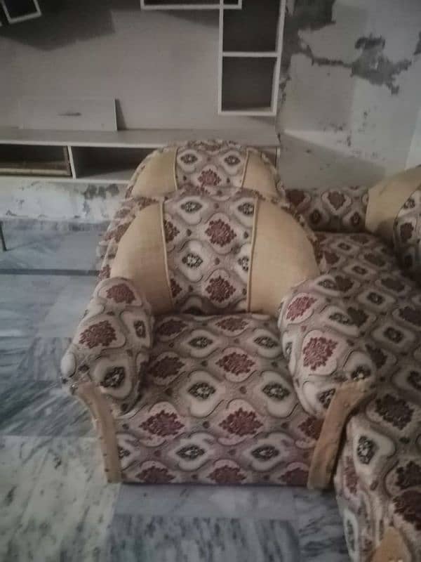 sofa set 5 seater urgent sale 1