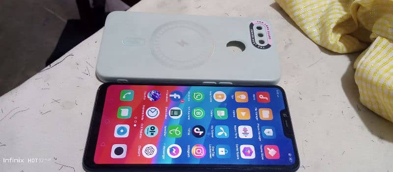 oppo a5 4gb ram 32gb memory 10/9 condition 2