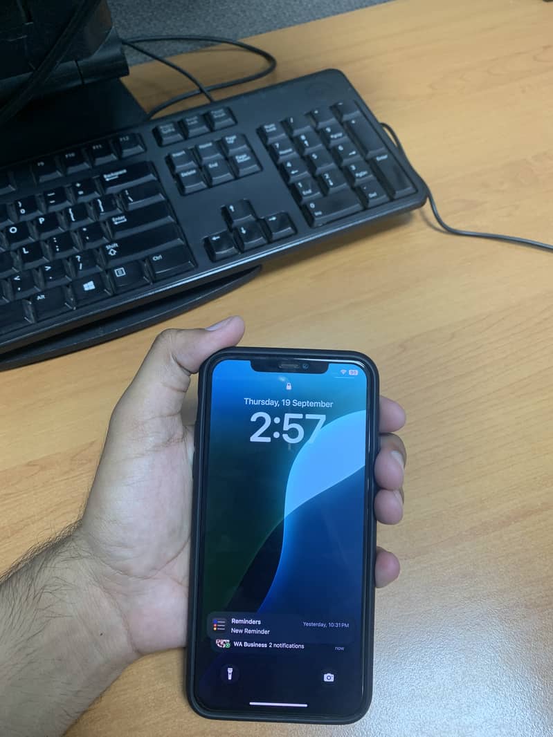 Iphone 11 Pro Max Non PTA, Unlocked 9