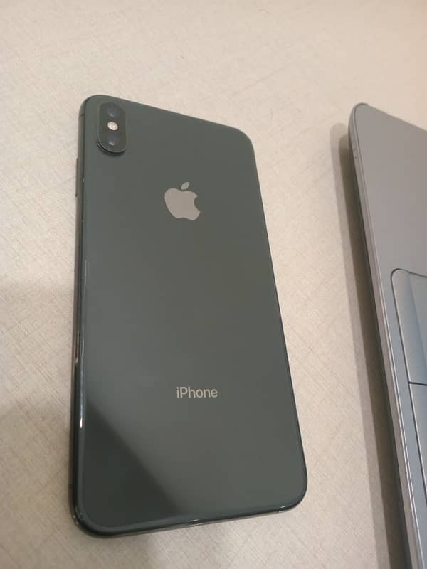 iphone Xs max 64gb factory unlock Non pta 0