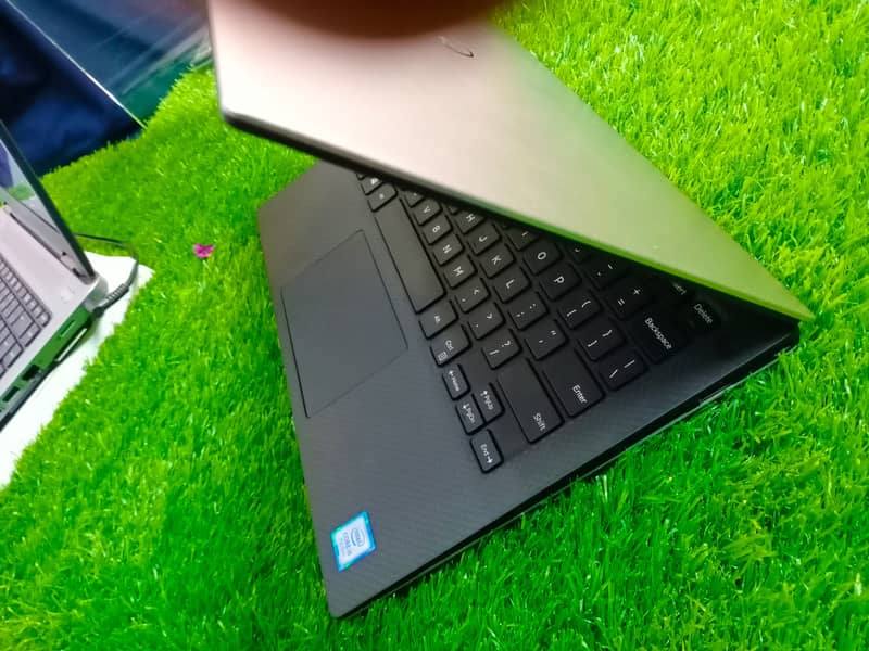 Dell XPS i5  7th genration 2