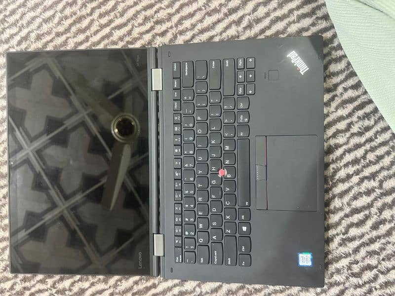 Lenovo Thinkpad X1 yoga Ci5-7th gen touch x360 fhd display 9