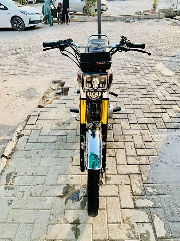 Fresh condition and beautiful bike 0