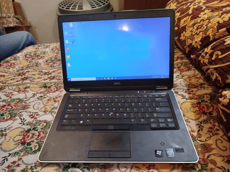 Dell Latitude E7440 2