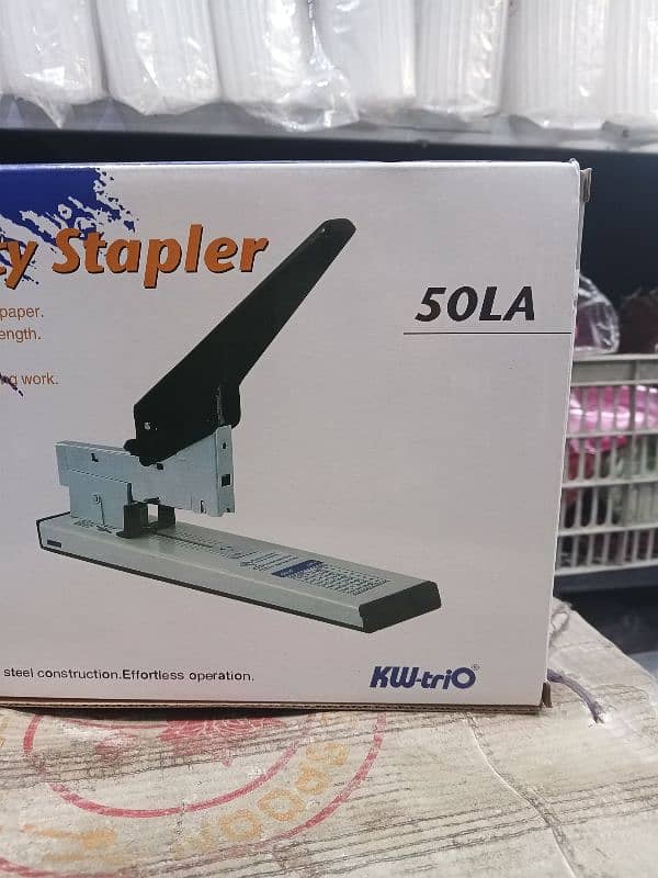 heavy duty stapler 1